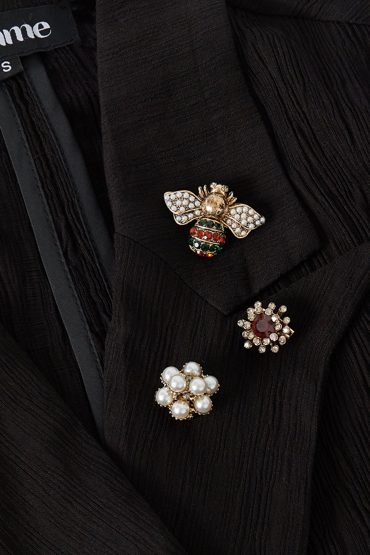 Broches