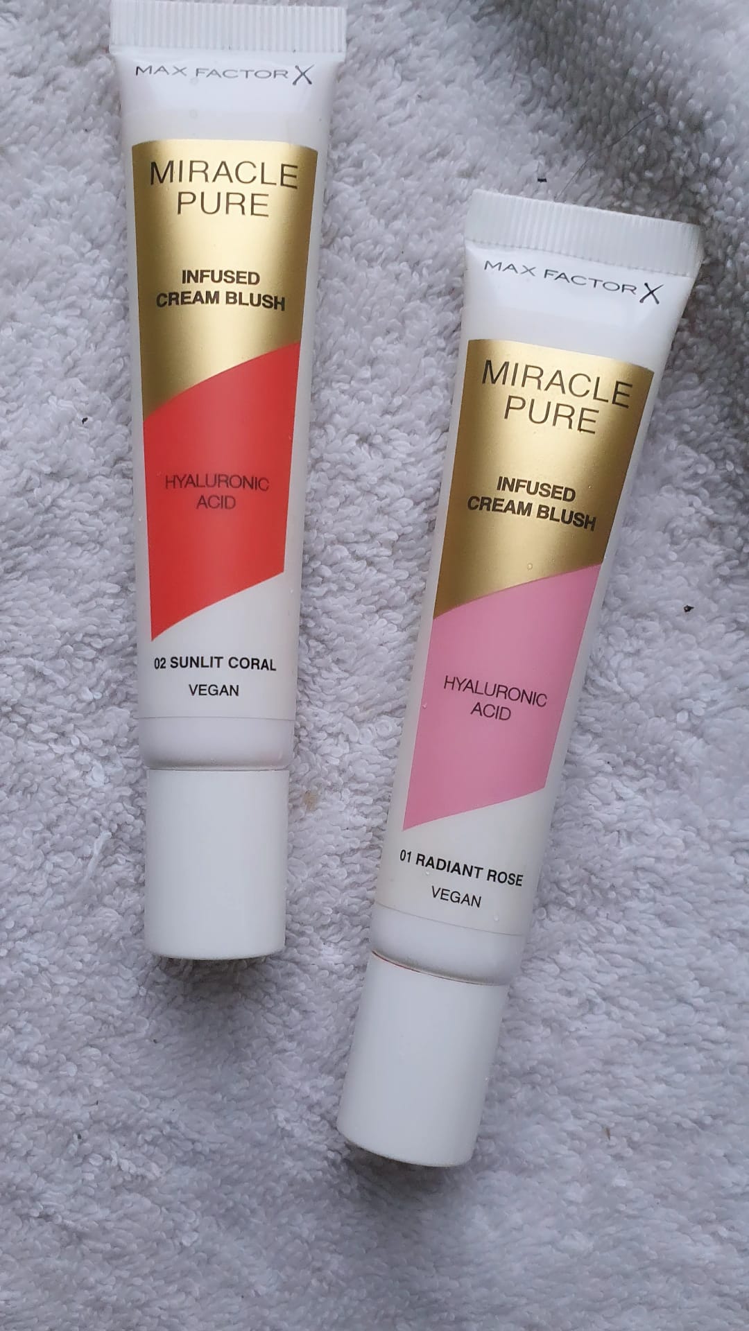 Max Factor Miracle Pure Blush Radiant Rose en Sunlit Coral review - make-up met huidverzorging