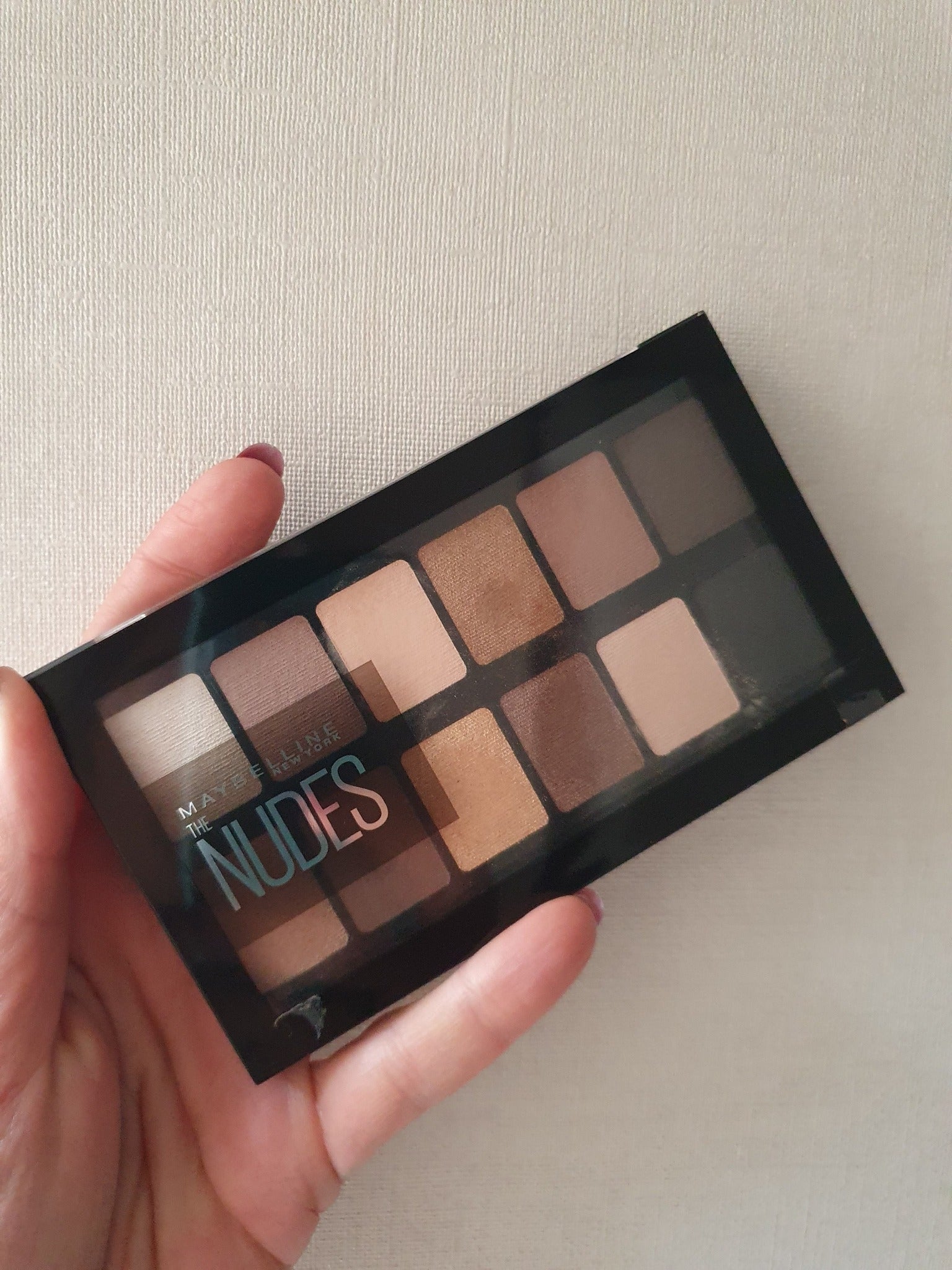 Maybelline The Nudes Oogschaduw Palette – De Ultieme Must-have voor een Neutrale Look!