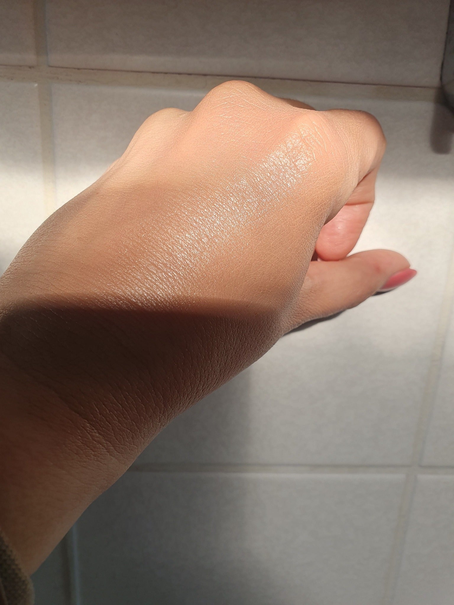 L'Oréal Paris Lumi Glotion 903 Medium Glow review - stralende huid voor 48-jarige vrouw
