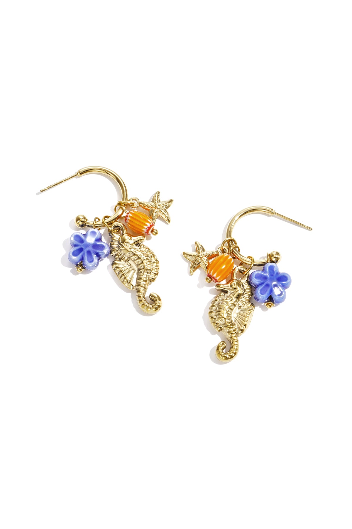 Oorringen met zeepaardje en charms