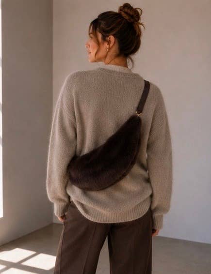 Faux Fur Halvemaan Tas – Fluffy Schoudertas | Wauw Fashion