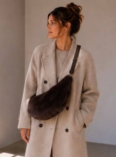 Faux Fur Halvemaan Tas – Fluffy Schoudertas | Wauw Fashion